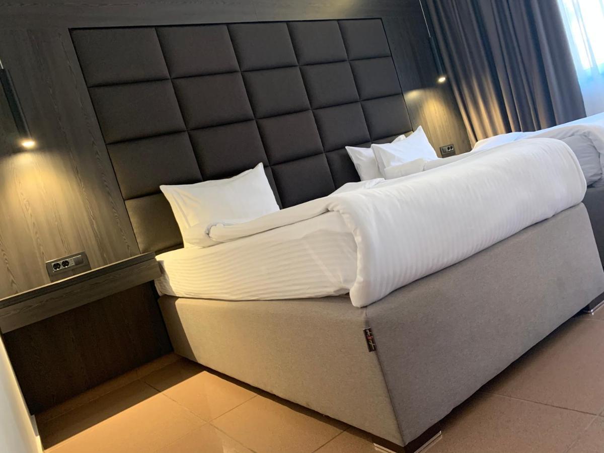 Hotel Kosta'S 波德戈里察 外观 照片